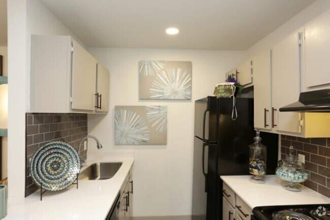 Building Photo - 1 bedroom in Austin TX 78745 Unit 1017 Rental