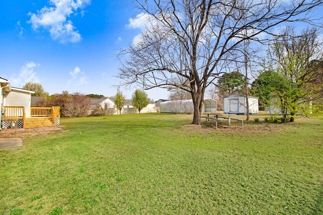 Photo - 303 Wanda Dr