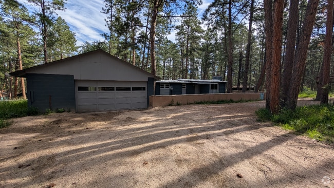 Building Photo - 6530 Burrows Rd Rental
