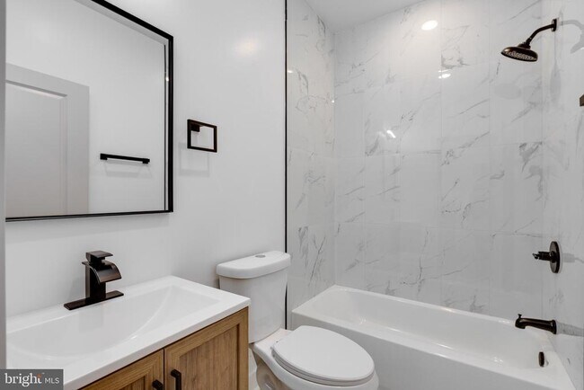 Photo - 715 W Cumberland St