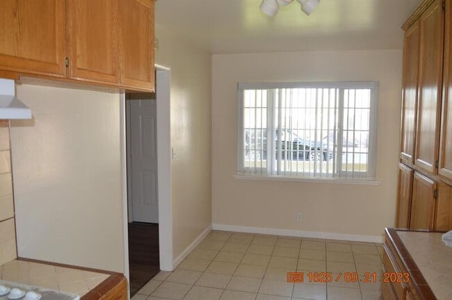 Photo - 768 Julian St