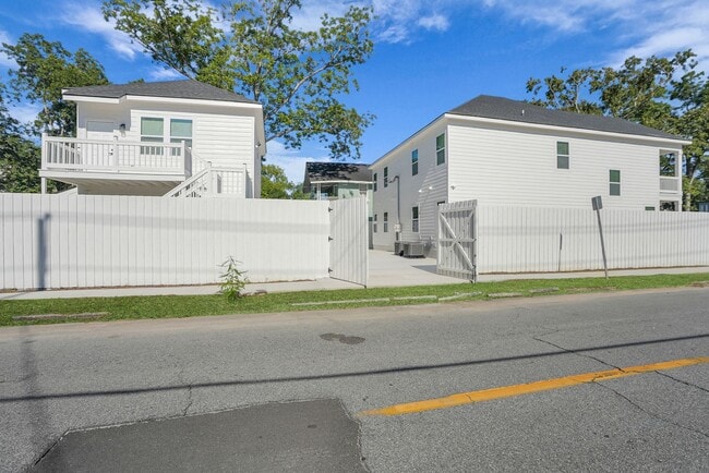 Photo - East Duffy Street Unit C