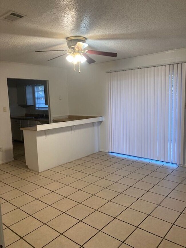 Photo - Orange Grove 4 Bedroom