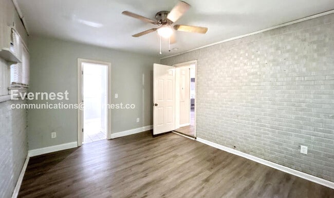 Photo - 1964 Laurel Ln