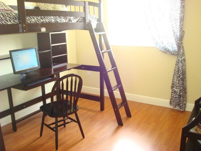 Photo - 17718 NW 59th Ave