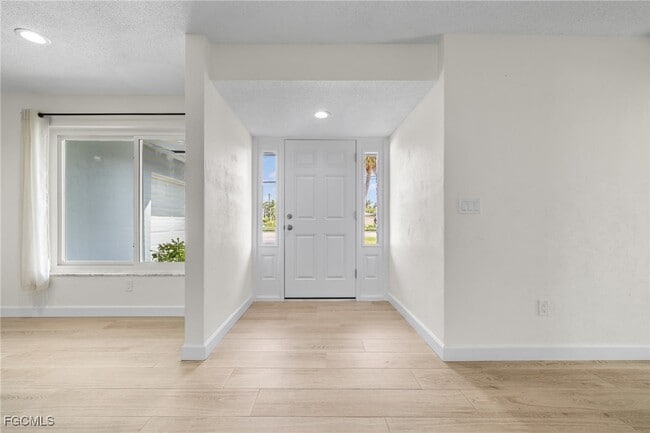 Building Photo - 5320 Coronado Pkwy Rental