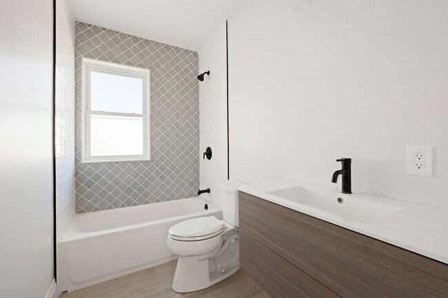 Photo - 849 Cummins Hwy Unit 3