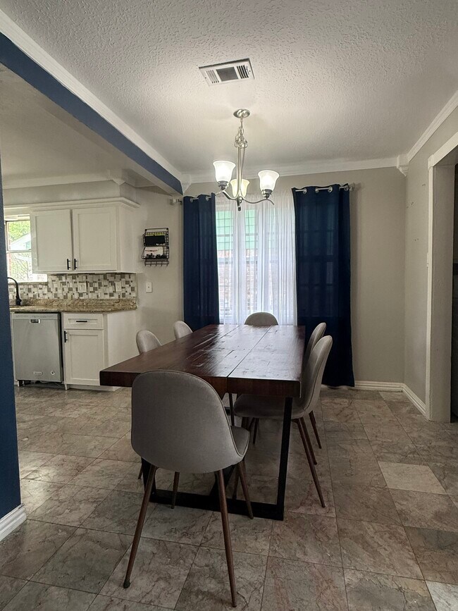 11207 Broadsweep Dr