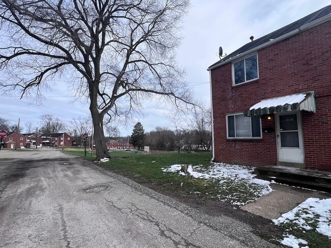 Photo - 4501 Bataan Ave