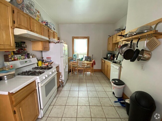 Building Photo - 11 Cameron Ave Unit 1 Rental