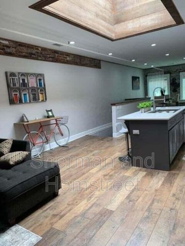 Photo - 1118 Broad St