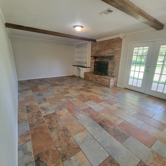 Photo - 38 Fair Oaks Cir