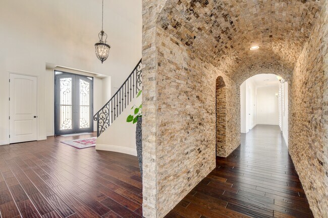 Photo - 1111 Christian Rd