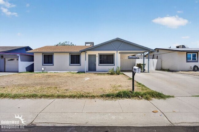 Building Photo - 3Bdm 2Ba Glendale Home with Private Backyard and Covered Carport