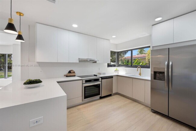 Photo - 185 NE 106th St