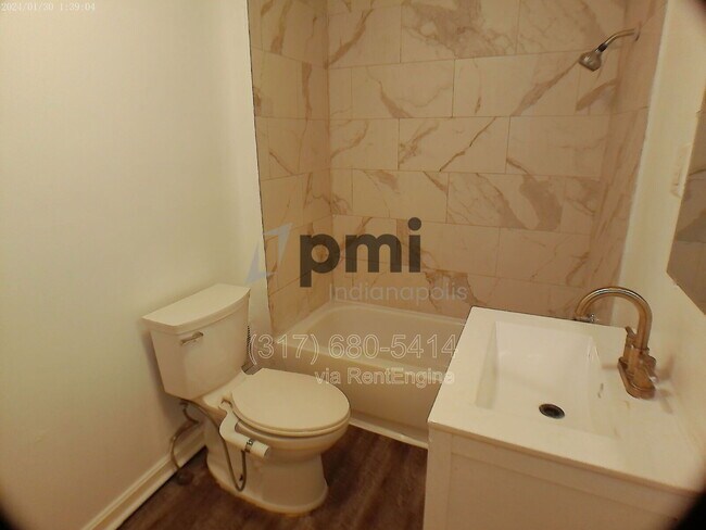 Photo - 1061 W 33rd St