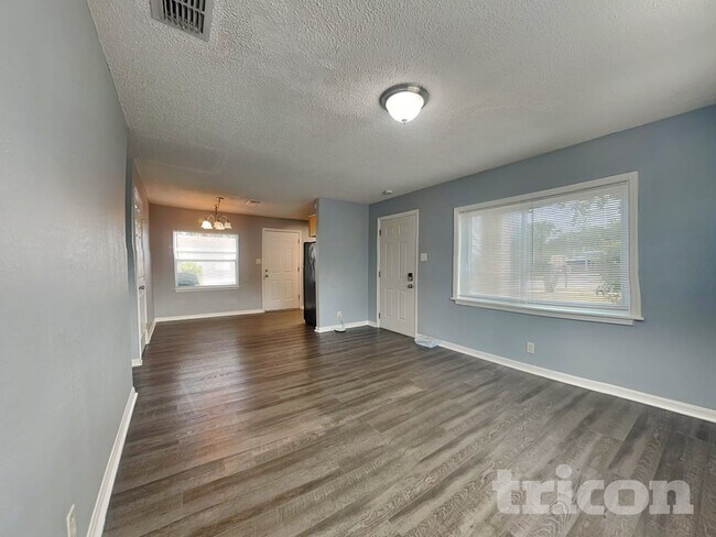 Photo - 4118 W La Salle St