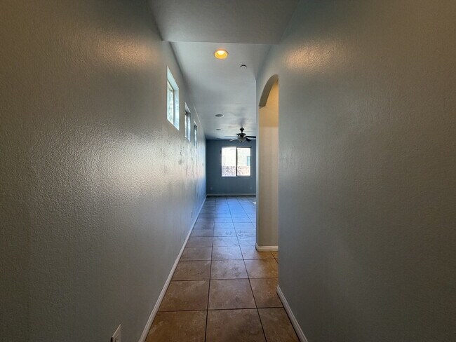 4 BED 2.5 BATH 2 CAR GARAGE SINGLE FAMILY HOME W/ FULLY LANDSCAPED BACKYARD. THIS WAS FORMER MODE...