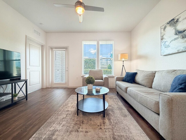 Photo - 1515 Flournoy Lp Unit SI ID1511622P