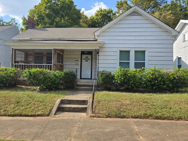 Building Photo - 1212 N Church St Rental