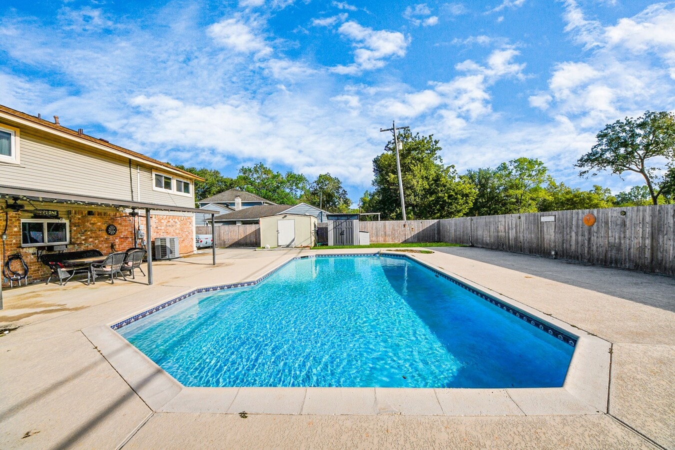 Photo - 601 E Castle Harbour Dr