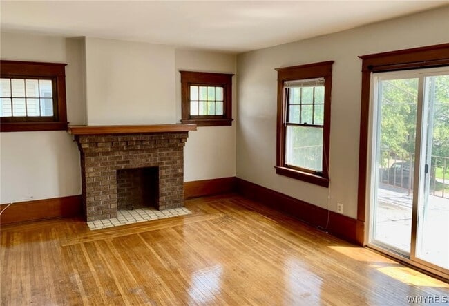 Photo - 296 Sterling Ave