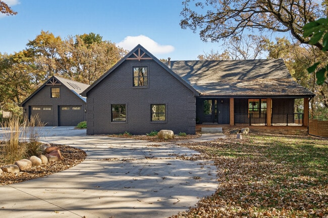 Photo - 15801 Andrie St NW