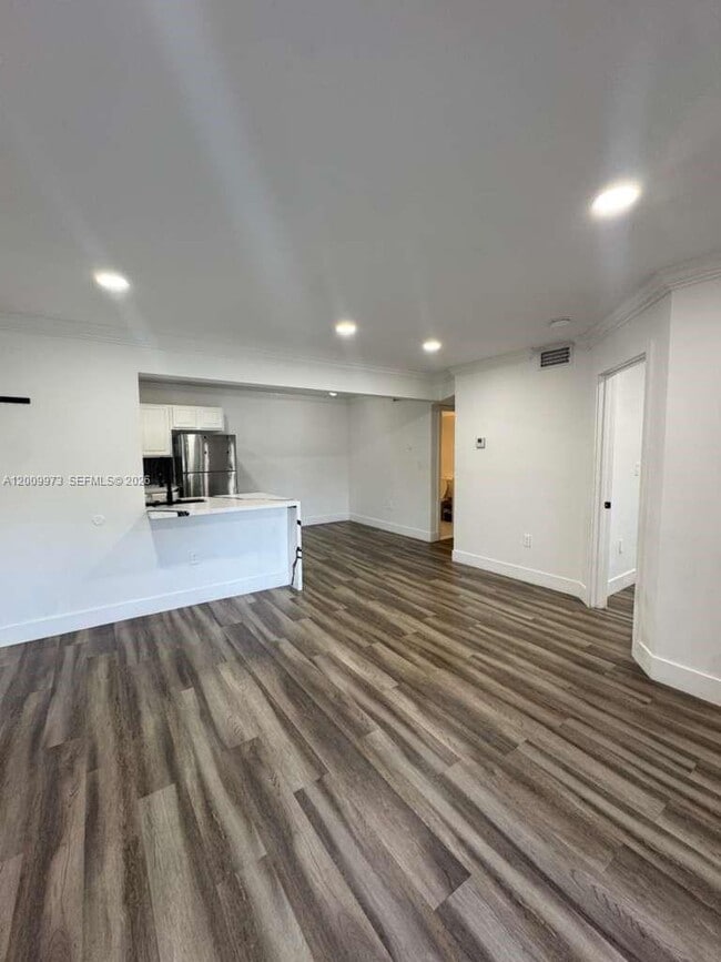 Photo - 300 Palm Cir W Unit 307