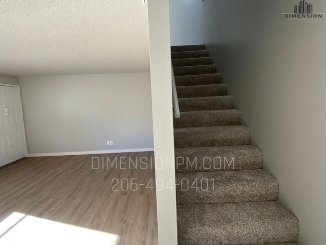 Photo - Olympia Townhouses 325 Pattison