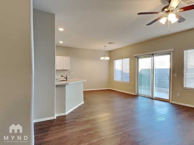 Photo - 506 W Gary Way