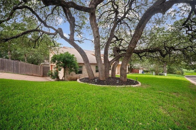 Photo - 10511 Tweedsmuir Dr