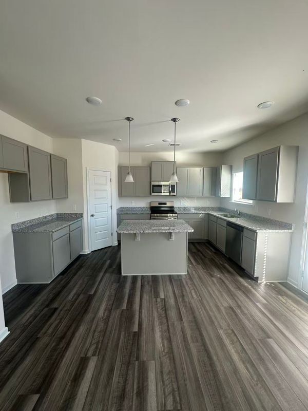 Photo - 829 Kensington St