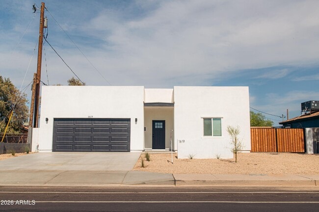 Building Photo - 1619 S 15th Ave