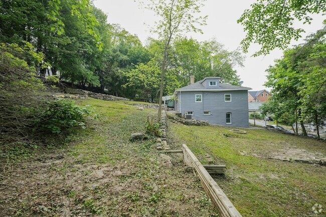 Building Photo - 59 Fairfax St Rental