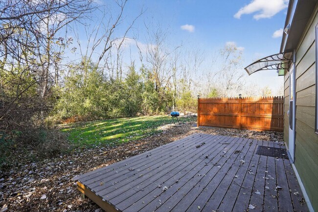 Photo - 1036 Guerin Rd Unit B