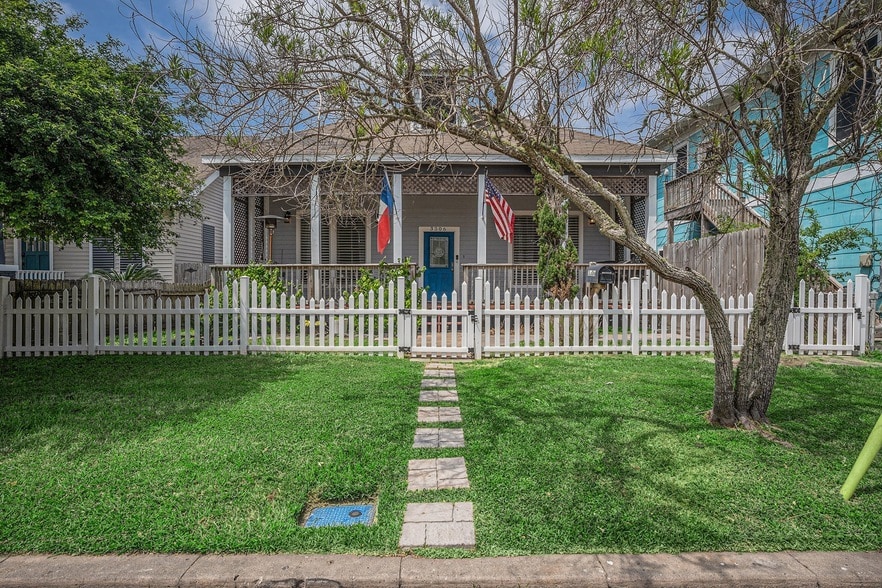 Photo - 3306 Avenue R