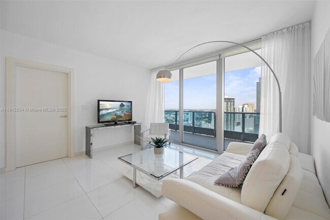 Photo - 200 Biscayne Blvd Way Unidad 4314