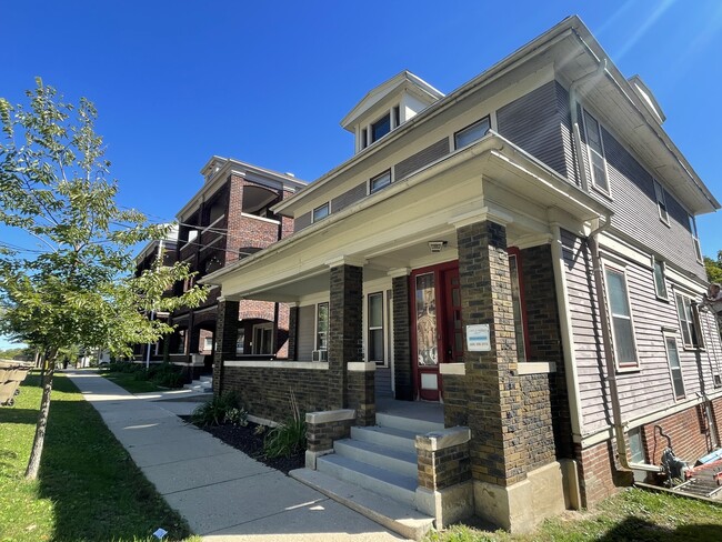 Photo - 109 E Gorham St