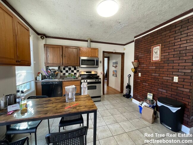 Photo - 205 Hillside St Unit 1