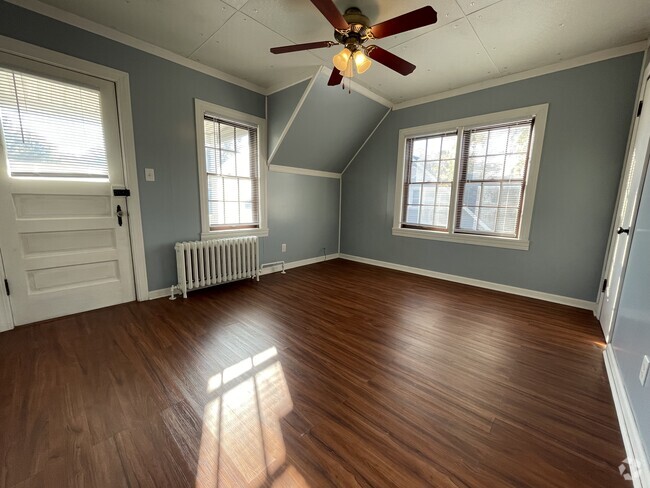 Building Photo - 109 Stewart St Unit 4 Rental