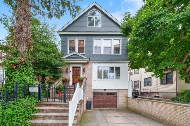 Building Photo - 173 Avenue B Unit 1