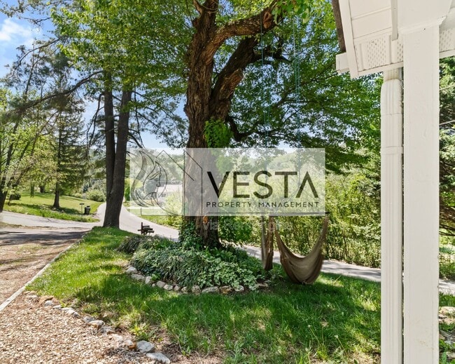 Photo - 817 Oakdale Rd