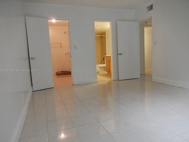 Photo - 3101 Oakland Shores Dr Unit H105