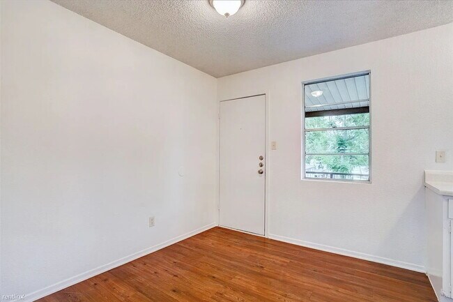 Photo - 714 Martindale Rd