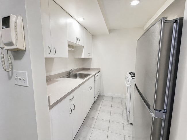 Photo - 1661-1663 Washington St. Unit 505 Unidad 505
