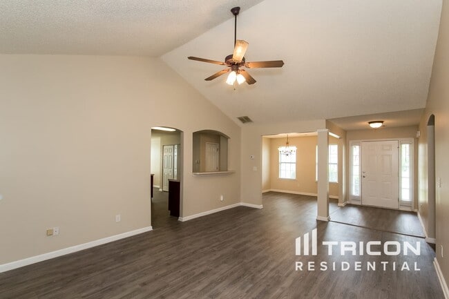 Photo - 4991 Larkspur Ln