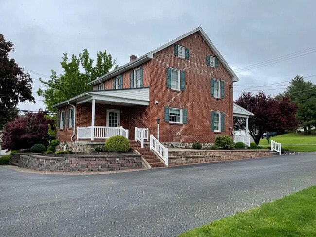 Photo - 3409 Division Hwy