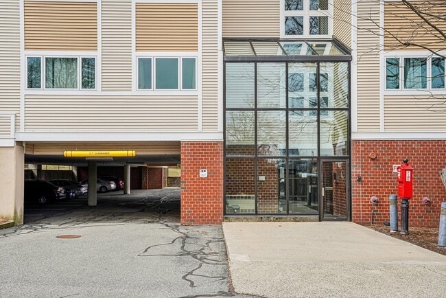 Building Photo - 35 Des Moines Rd Unit 209