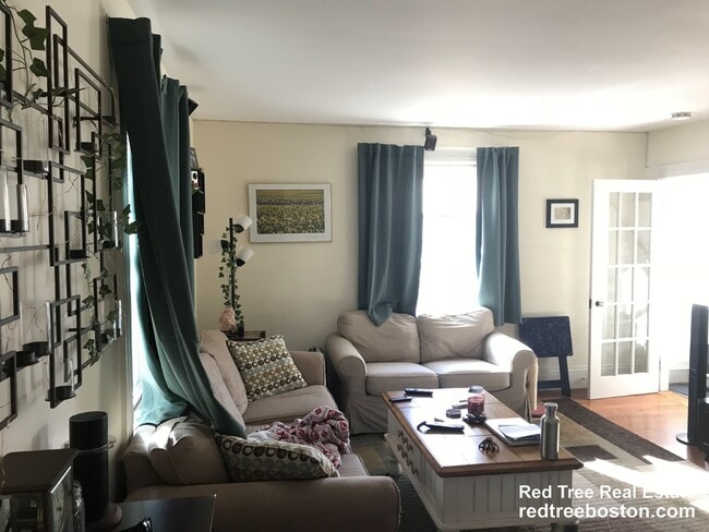 Photo - 1143 Beacon St Unit 1