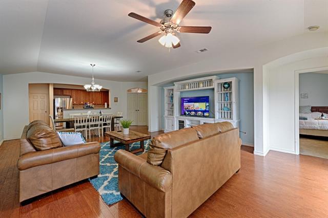 Photo - 5801 Pinebrook Dr